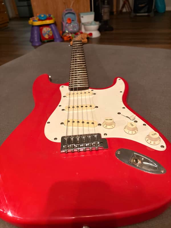 Fender Squier stratocaster Early 2000s - Red image 1