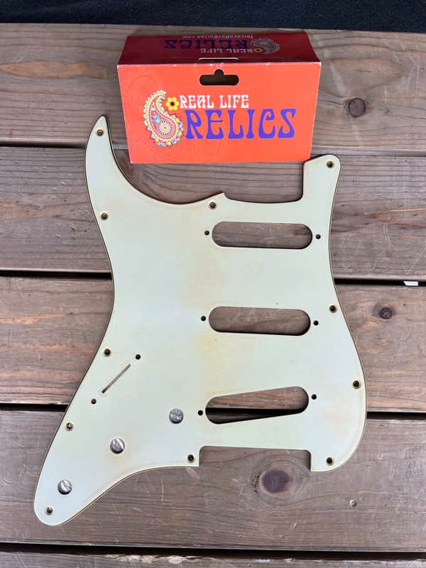 Real Life Relics Mint Green Stratocaster® Pickguard 3 Ply 11 Hole SSS Left Hand    [PGAB1] image 1