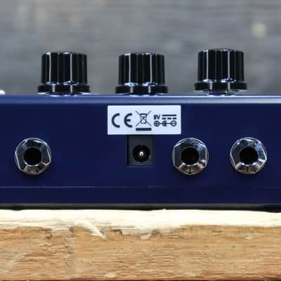 MXR EVH 30 5150 Chorus Eddie Van Halen Classic Chorus Stereo Output Effect Pedal image 8