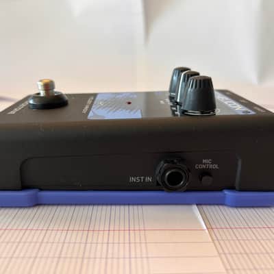 TC Helicon VoiceTone H1 Realistic Guitar Controlled Vocal Harmony  Pedal Excellent  Condition in Box with original Power Supply image 5