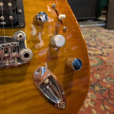 G&L Fullerton Deluxe Legacy HSS - Honey Burst image 4