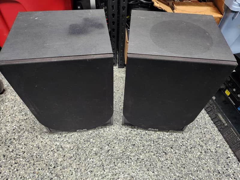 KLH L853B 8" Bookshelf Speaker Pair image 1
