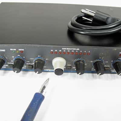 DBX 166XL 2-Channel Pro Audio 1U Rack Mount Stereo Compressor Limiter Gate image 3