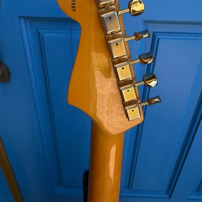 Fender Stevie Ray Vaughan Stratocaster with Pau Ferro Fretboard 2000s 3-Color Sunburst image 11