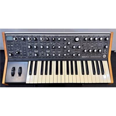 Moog SUB 37 Paraphonic Analogue Synthesizer, Second-Hand image 1