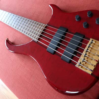 Peavey Cirrus 6 String Bass Red USA + Original Hard Shell Case image 1