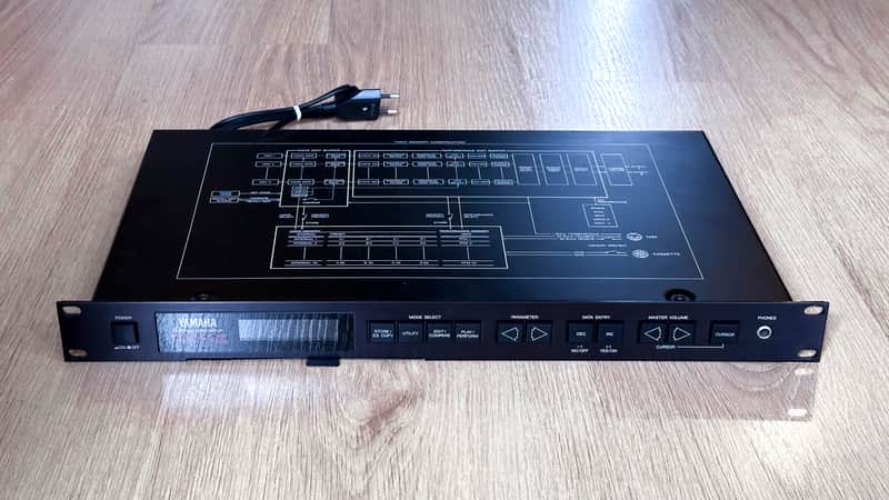 Yamaha TX81Z // BEAUTY!! image 1