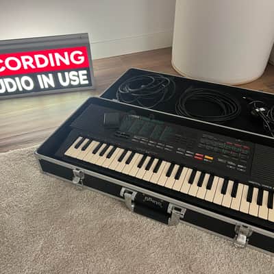 Yamaha VSS-200 (midi and audio cables) image 2