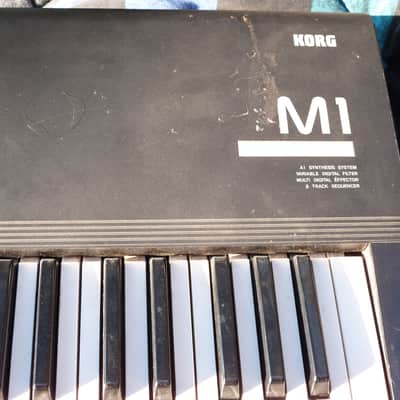 Korg M1 keyboard synth 61 key music work station image 2