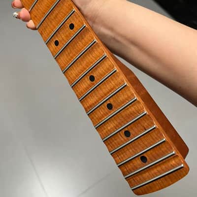 Round stainless steel 22 frets Roasted flame Maple guitar neck scalloped neck fingerboard 25.5inch hole 10mm Radius: 9.5 inches. image 3