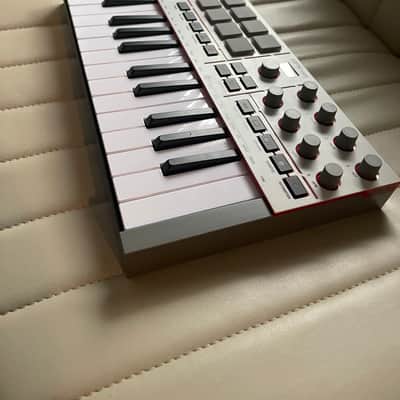 Akai Mpk mini mk4 2025 image 3