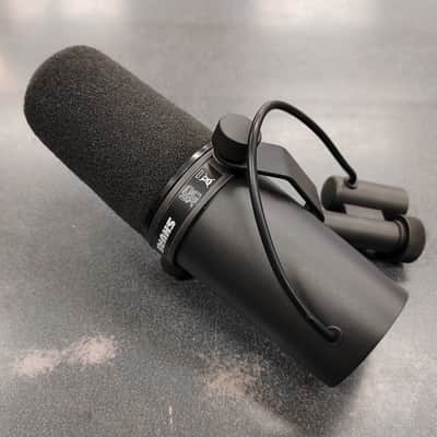 Shure SM7B Cardioid Dynamic Microphone 2001 - Present - Black image 2