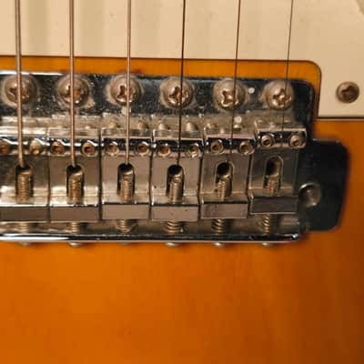 Fender Stratocaster with 3-Bolt Neck, Maple Fretboard 1975 Sunburst image 6