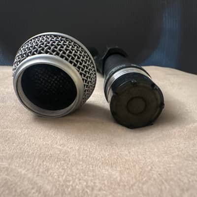 Shure SM58 Handheld Cardioid Dynamic Microphone image 3