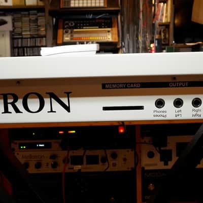 Manikin Electronic Memotron Keyboard 2010s - White imagen 9