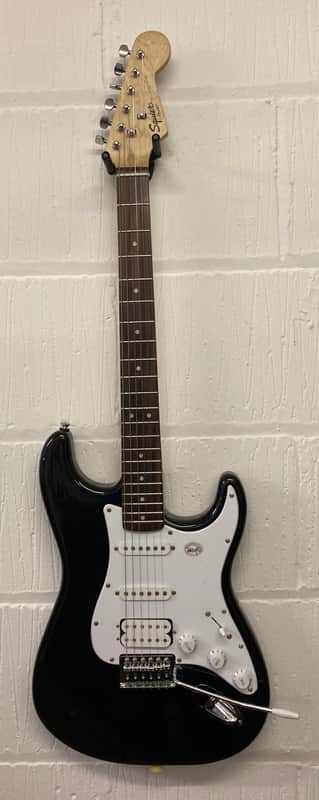 Squier Bullet Strat 2010 - Black image 1