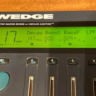 Alesis Wedge Desktop Master Reverb black image 2