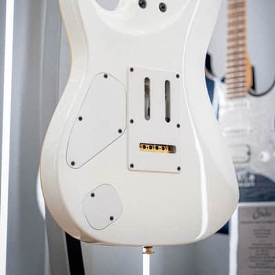 Ibanez LB1-WH Lari Basilio Signature 2023 - 2025 - White image 8