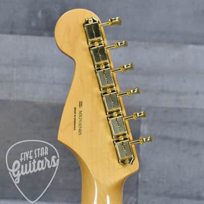 Mint Fender Limited Edition Vintera III Late 50s Stratocaster - Maple Fingerboard- White Blonde with Bag image 8