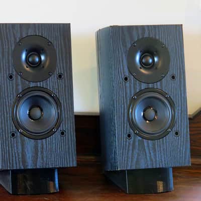 Pioneer SP-BS22-LR 2-Way Bookshelf Speakers by Andrew Jones image 3