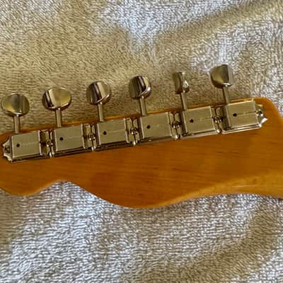 Fender American Vintage II '63 Telecaster 2022 - Present - Crimson Red Transparent image 7