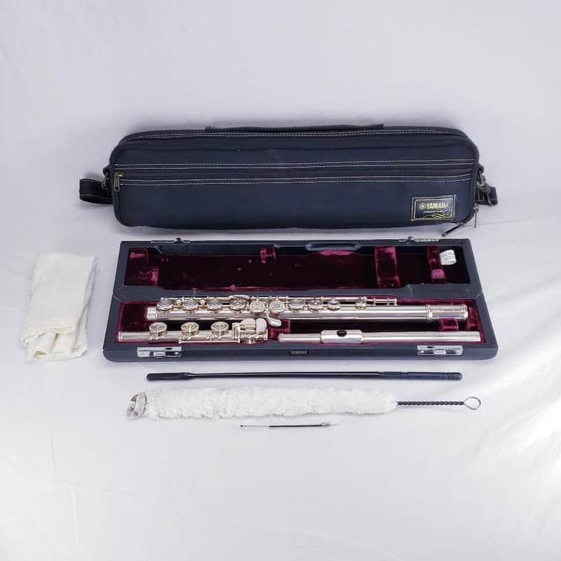 Yamaha Professional Silver Flute YFL-677 image 1