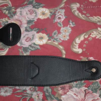 lite use RockYou (Rock You) PU Faux Leather Snakeskin Pattern Guitar Strap (front: brown, tan, black pattern) (back: black) reversible - main part of strap 2 & 3/4" wide, belt part 1 & 1/4" wide [polyurethane leather] Adjustable Length from 44" to 53" image 16