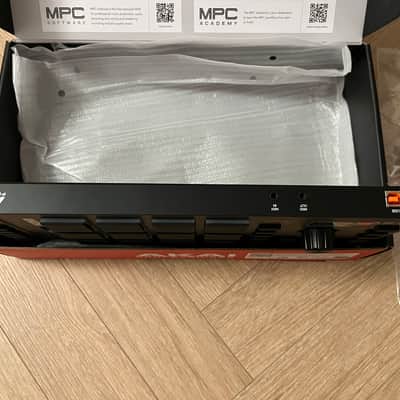 Akai MPC Studio Music Production Controller MK 2 image 4