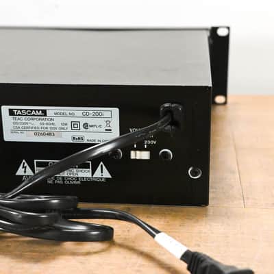 TASCAM CD-200i Rackmountable CD Player with iPod Dock CG014RT image 6