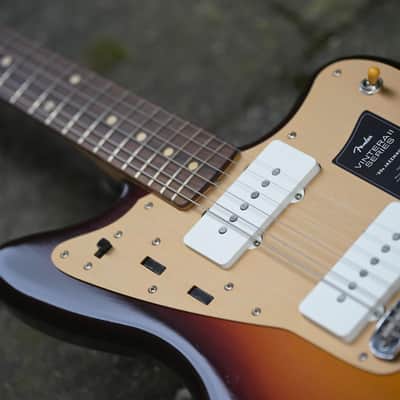 Fender Limited Edition Vintera II Road Worn 50s Jazzmaster- 3-Color Sunburst(4) image 8