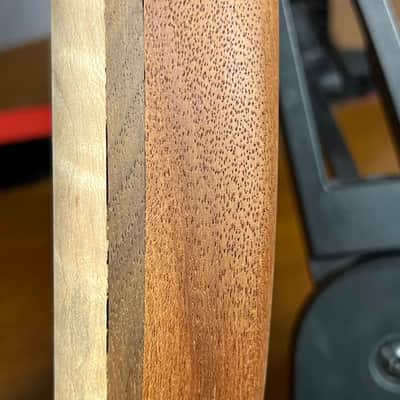 high end Offset Bass Body Unfinished Deep Curly Maple Top / Walnut Accent/ Solid One-piece Mahogany Back- limited Luthier Supply R2 imagen 8
