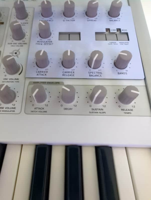 Vocoder controller overlay for Access Virus Ti2 - White image 1