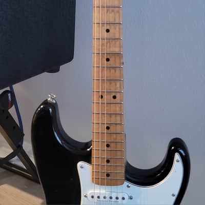 Fender Stratocaster 1998 - Black New Pickups and push-pull image 3