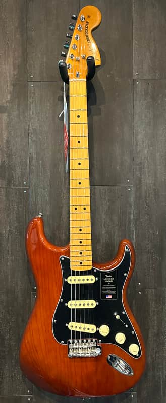 BRAND NEW 2025 Fender American Vintage II '73 Stratocaster Mocha w/ Case