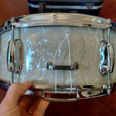 Vintage 1960s Slingerland No. 161 Deluxe Student Model 5.5x14" Snare Drum in White Marine Pearl image 8