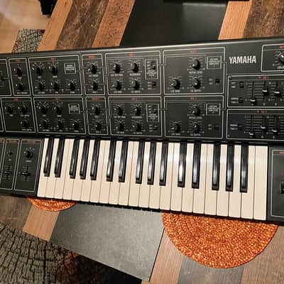 Yamaha CS-15 Synthesizer