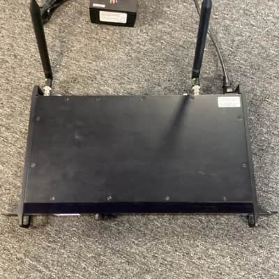 Shure ULX4D G50 Wireless Handheld Belt Pack Combo w-Dante image 7