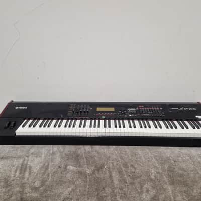 Yamaha S90ES - 88-Key Stage Synthesizer - Very Good w/ Power Supply