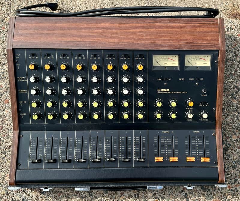 Yamaha PM-430 8-Channel Mixing Console