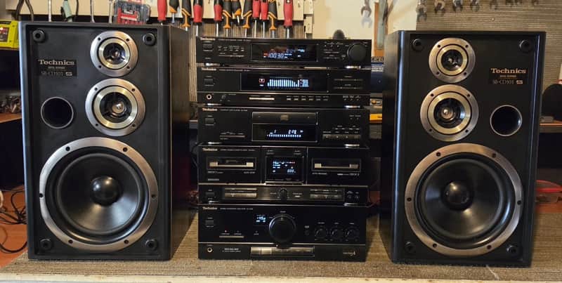 VINTAGE TECHNICS STEREO SYSTEM/CD/AUX/TAPE DECK MADE IN JAPAN