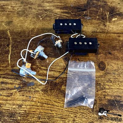 Economy P-Bass Pickups w/Wiring & Jack *USED* (2000s - Black)