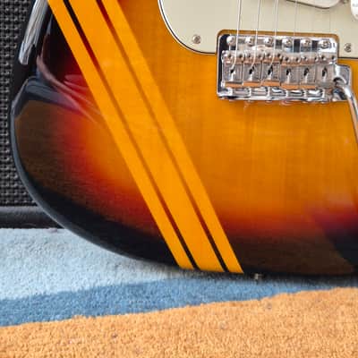 Fender Traditional ’60 Stratocaster Made in Japan 2025 - Competition 3-Color Sunburst image 5