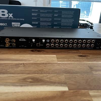 MOTU 828x Thunderbolt / USB 2.0 Audio Interface 2014 - Present - Black image 2