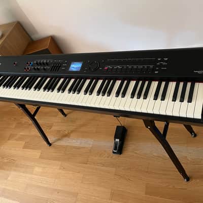 Roland RD-800 88-Key Digital Stage Piano - mit K&M Ständer image 7