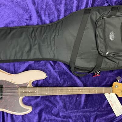 Fender Roadworn Flea Sign. Jazz, Shell Pink / Rosewood image 7