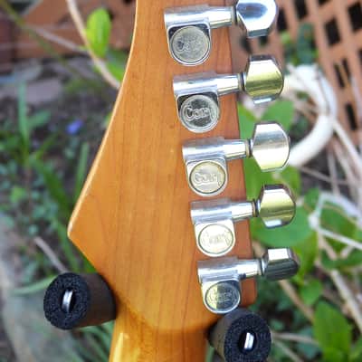 cort electric guitar strat style sunburst image 7