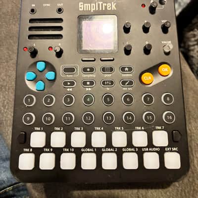 Sonicware SmplTrek Portable Production Sampler gently used image 2