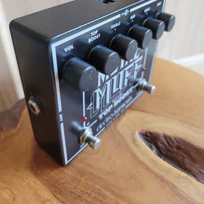 Electro-Harmonix Metal Muff Distortion with Top Boost image 4