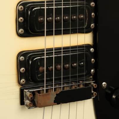1985 Rickenbacker 350 BT White w/Black hardware image 5