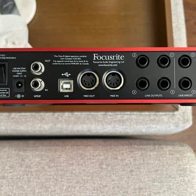 Focusrite Scarlett 6i6 2nd Gen USB Audio Interface 2016 - 2018 - Red / Black image 4